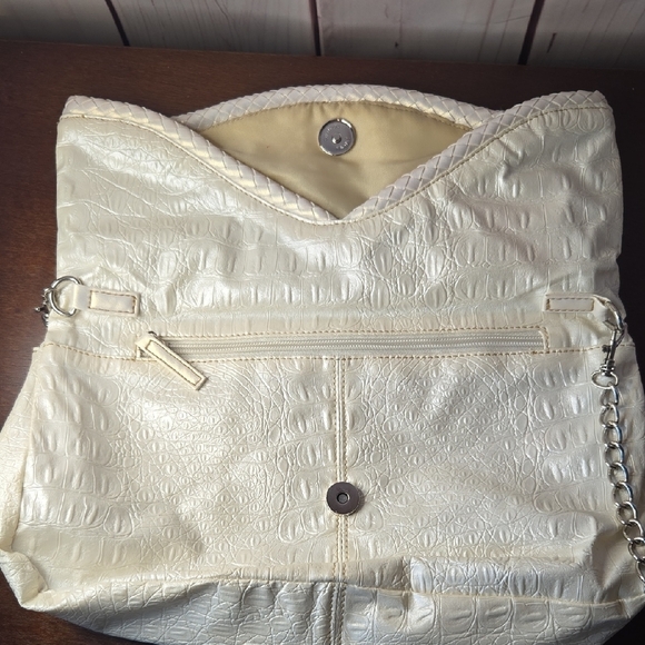 Candie's Cream Crocodile Embossed Fold Over Shoulder Bag Chain Strap Y2K Style - Picture 4 of 9